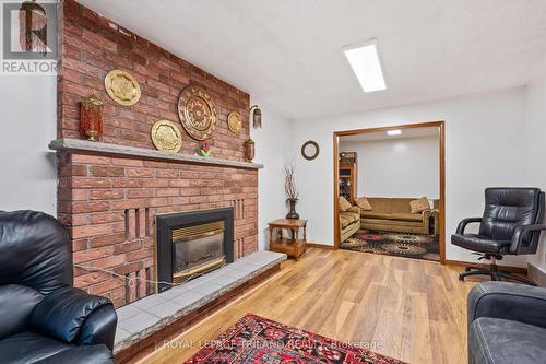 124 Fairchild Crescent, London, ON - Indoor Photo Showing Living Room With Fireplace