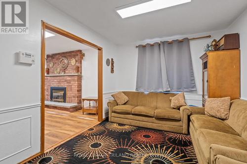 124 Fairchild Crescent, London, ON - Indoor Photo Showing Living Room With Fireplace