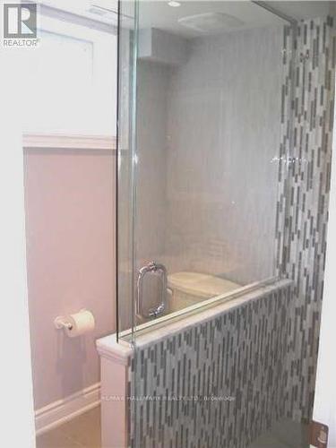 572 Arlington Boulevard, Burlington, ON - Indoor Photo Showing Bathroom