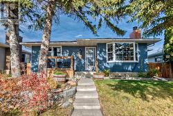 424 Pinetree Road NE  Calgary, AB T1Y 1K6