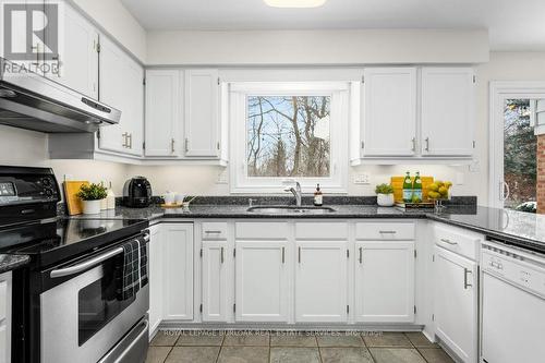 365 Shoreacres Road, Burlington, ON - Indoor Photo Showing Kitchen