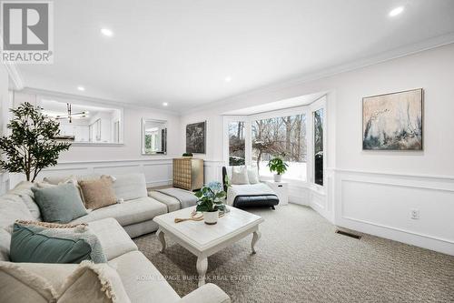 365 Shoreacres Road, Burlington, ON - Indoor Photo Showing Living Room