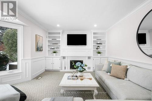 365 Shoreacres Road, Burlington, ON - Indoor Photo Showing Living Room