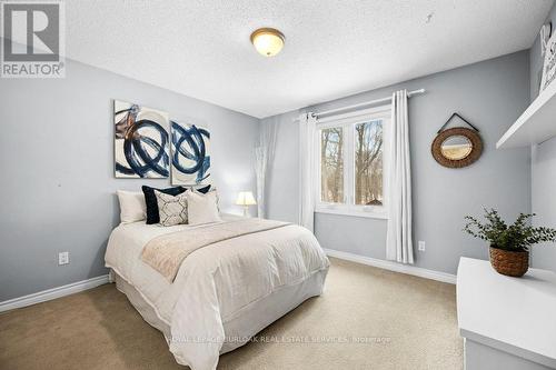 365 Shoreacres Road, Burlington, ON - Indoor Photo Showing Bedroom