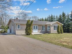 118 Maple Avenue  Charlottetown, PE C1A 6G4