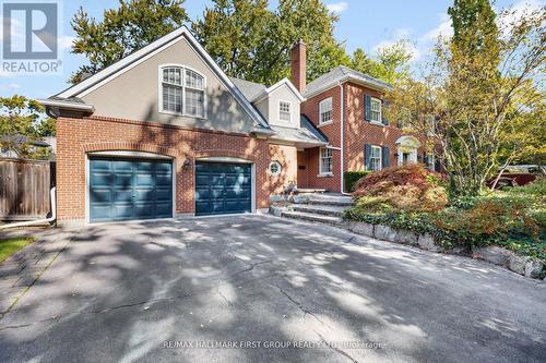 257 Roseland Crescent, Burlington, ON - Outdoor With Facade