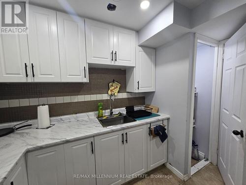 56 Tumbleweed Crescent, London, ON - Indoor Photo Showing Kitchen