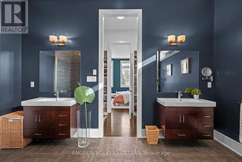 909 Mountainview Avenue, Ottawa, ON - Indoor Photo Showing Bathroom