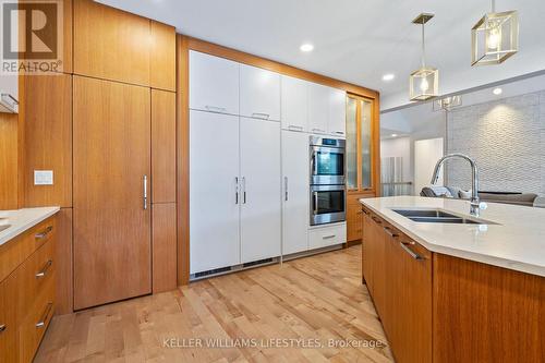 346 Bradwell Chase, London, ON - Indoor Photo Showing Kitchen With Double Sink