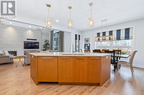 346 Bradwell Chase, London, ON - Indoor Photo Showing Kitchen With Upgraded Kitchen