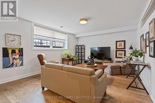 346 Bradwell Chase, London, ON - Indoor Photo Showing Living Room