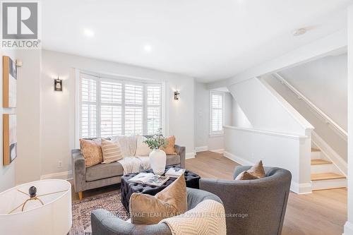 14 Cornerstone, Ottawa, ON - Indoor Photo Showing Living Room