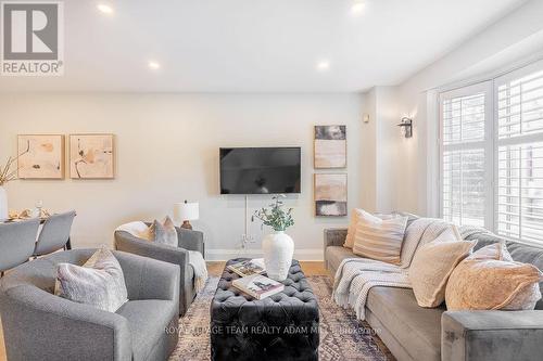 14 Cornerstone, Ottawa, ON - Indoor Photo Showing Living Room