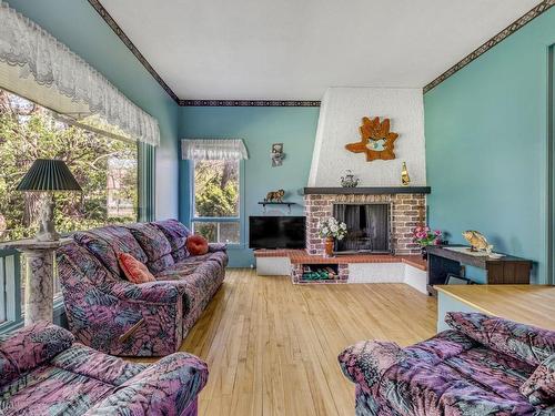 Salon - 1900 Av. Chauveau, Québec (Les Rivières), QC - Indoor Photo Showing Living Room With Fireplace