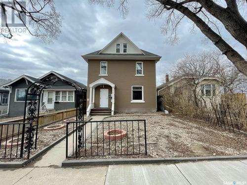 109 28Th Street W, Saskatoon, SK - Outdoor With Facade