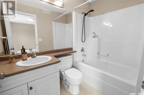 407 Guenter Bay, Saskatoon, SK - Indoor Photo Showing Bathroom