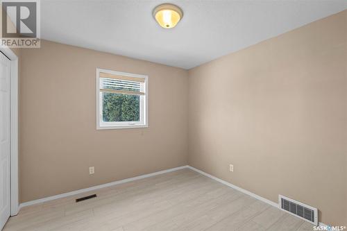 407 Guenter Bay, Saskatoon, SK - Indoor Photo Showing Other Room