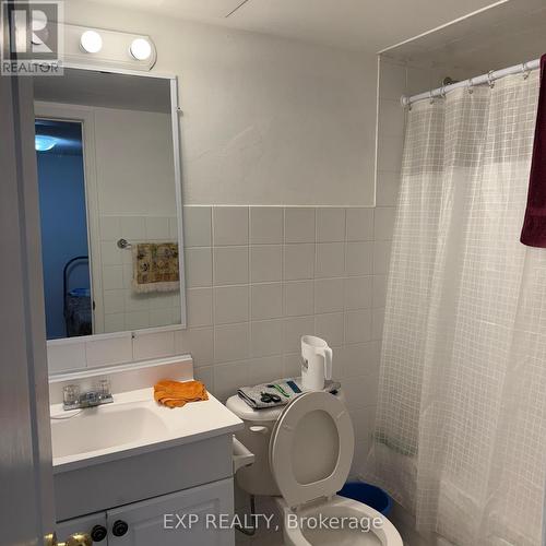 5876 Chessman Court, Mississauga, ON - Indoor Photo Showing Bathroom