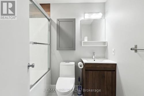 499 Parkview Crescent, Cambridge, ON - Indoor Photo Showing Bathroom