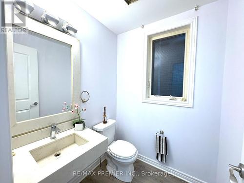 3900 Arvona Place, Mississauga, ON - Indoor Photo Showing Bathroom