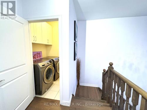 3900 Arvona Place, Mississauga, ON - Indoor Photo Showing Laundry Room