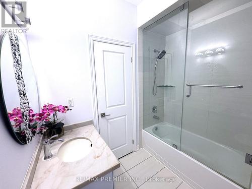 3900 Arvona Place, Mississauga, ON - Indoor Photo Showing Bathroom