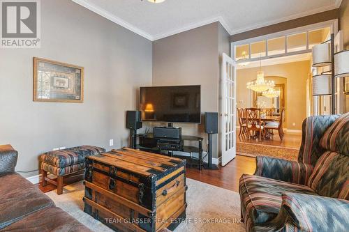 38 Butternut Grove, London, ON - Indoor Photo Showing Living Room