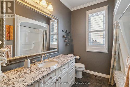 38 Butternut Grove, London, ON - Indoor Photo Showing Bathroom