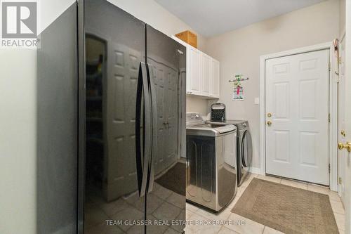 38 Butternut Grove, London, ON - Indoor Photo Showing Laundry Room