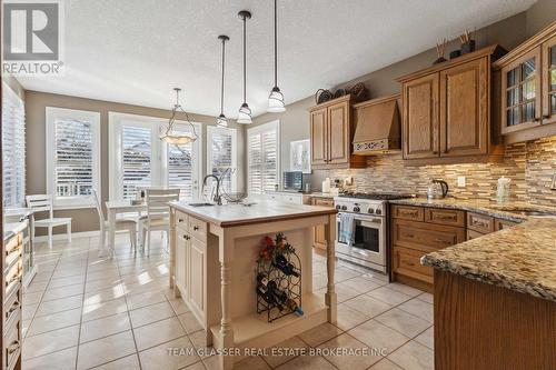 38 Butternut Grove, London, ON - Indoor Photo Showing Kitchen With Upgraded Kitchen