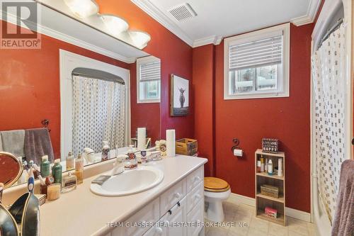 38 Butternut Grove, London, ON - Indoor Photo Showing Bathroom