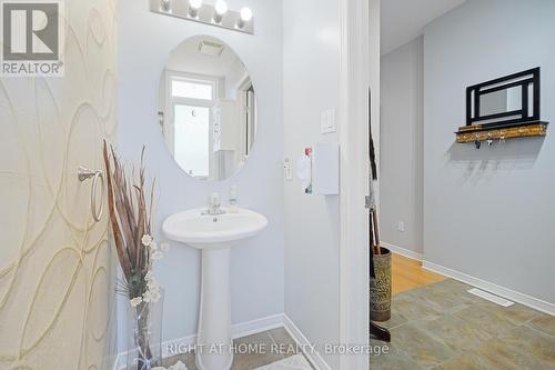 1048 Redtail, Ottawa, ON - Indoor Photo Showing Bathroom