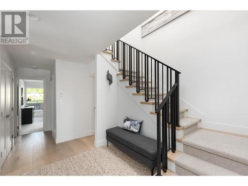 2526 Marine Drive, West Vancouver, BC - Indoor Photo Showing Other Room