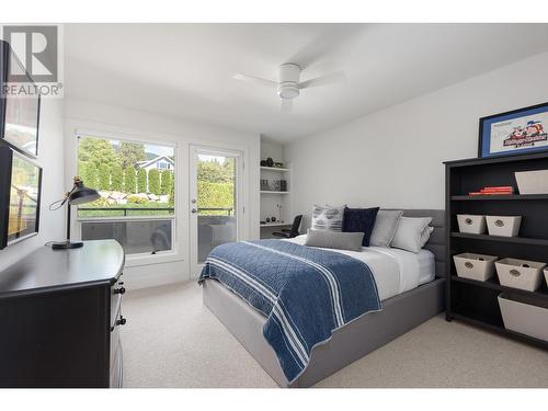 2526 Marine Drive, West Vancouver, BC - Indoor Photo Showing Bedroom