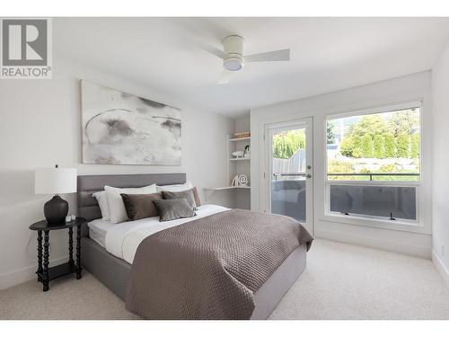 2526 Marine Drive, West Vancouver, BC - Indoor Photo Showing Bedroom