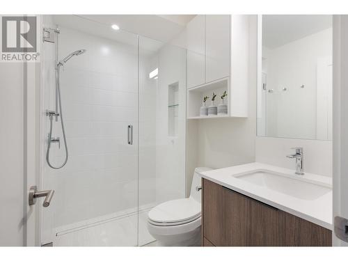 2526 Marine Drive, West Vancouver, BC - Indoor Photo Showing Bathroom