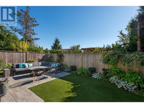 2526 Marine Drive, West Vancouver, BC - Outdoor With Backyard