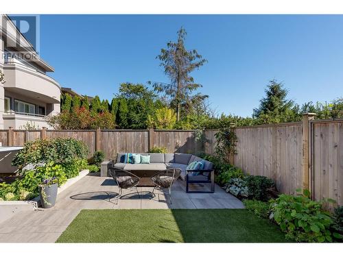 2526 Marine Drive, West Vancouver, BC - Outdoor