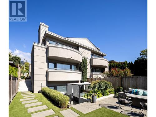 2526 Marine Drive, West Vancouver, BC - Outdoor