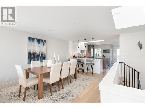 2526 Marine Drive, West Vancouver, BC - Indoor Photo Showing Dining Room