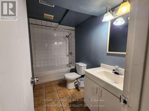 7543 Langworthy Drive, Mississauga, ON - Indoor Photo Showing Bathroom