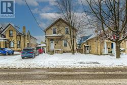 67 WELLINGTON Street N  Kitchener, ON N2H 5J5