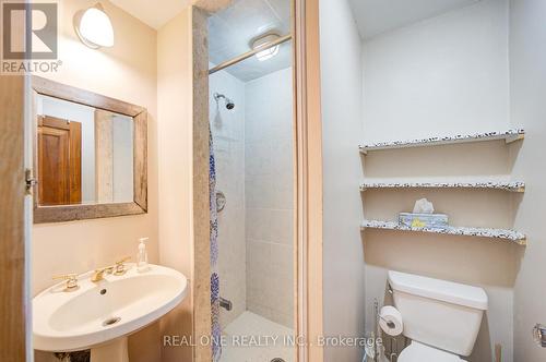 1212 King Street W, Hamilton, ON - Indoor Photo Showing Bathroom