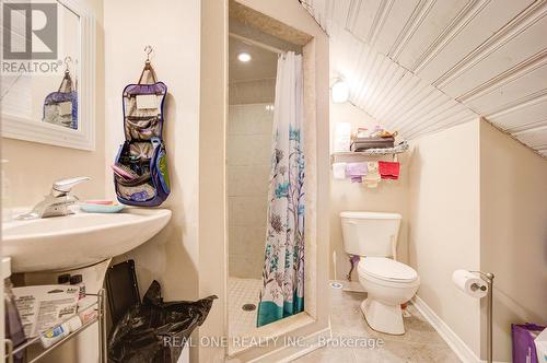 1212 King Street W, Hamilton, ON - Indoor Photo Showing Bathroom