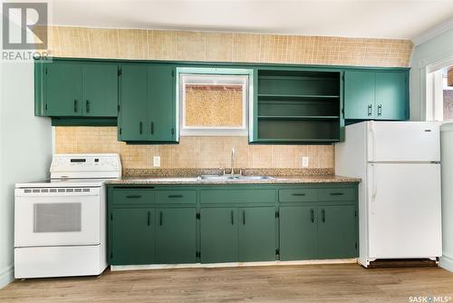 2067 Reynolds Street, Regina, SK - Indoor Photo Showing Kitchen