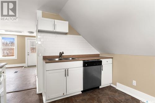 2067 Reynolds Street, Regina, SK - Indoor Photo Showing Kitchen With Double Sink