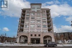 1000 CREEKSIDE Drive Unit# 605  Dundas, ON L9H 7S6