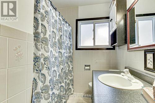 237 Hale Street, London, ON - Indoor Photo Showing Bathroom