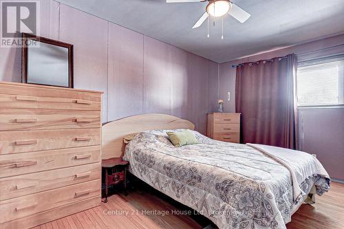 237 Hale Street, London, ON - Indoor Photo Showing Bedroom