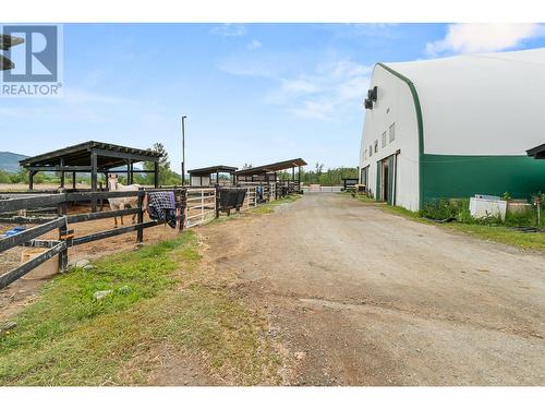 3830 Casorso Road, Kelowna, BC - Outdoor